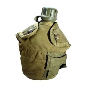 Vintage 1976 U.S. Military-Issue Plastic Olive Canteen with Insulated Cover